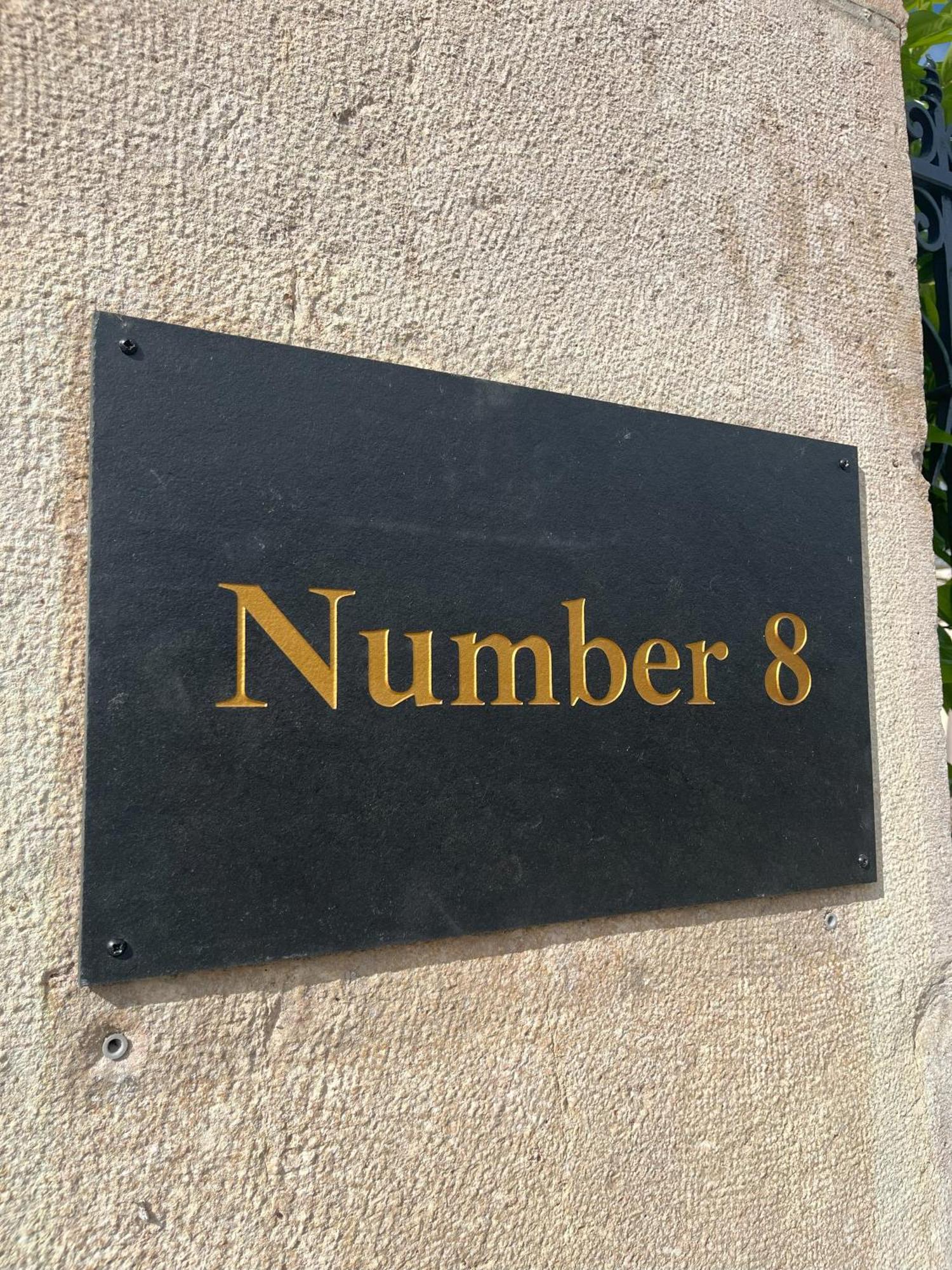Number 8 Bed & Breakfast เมอโซล ภายนอก รูปภาพ